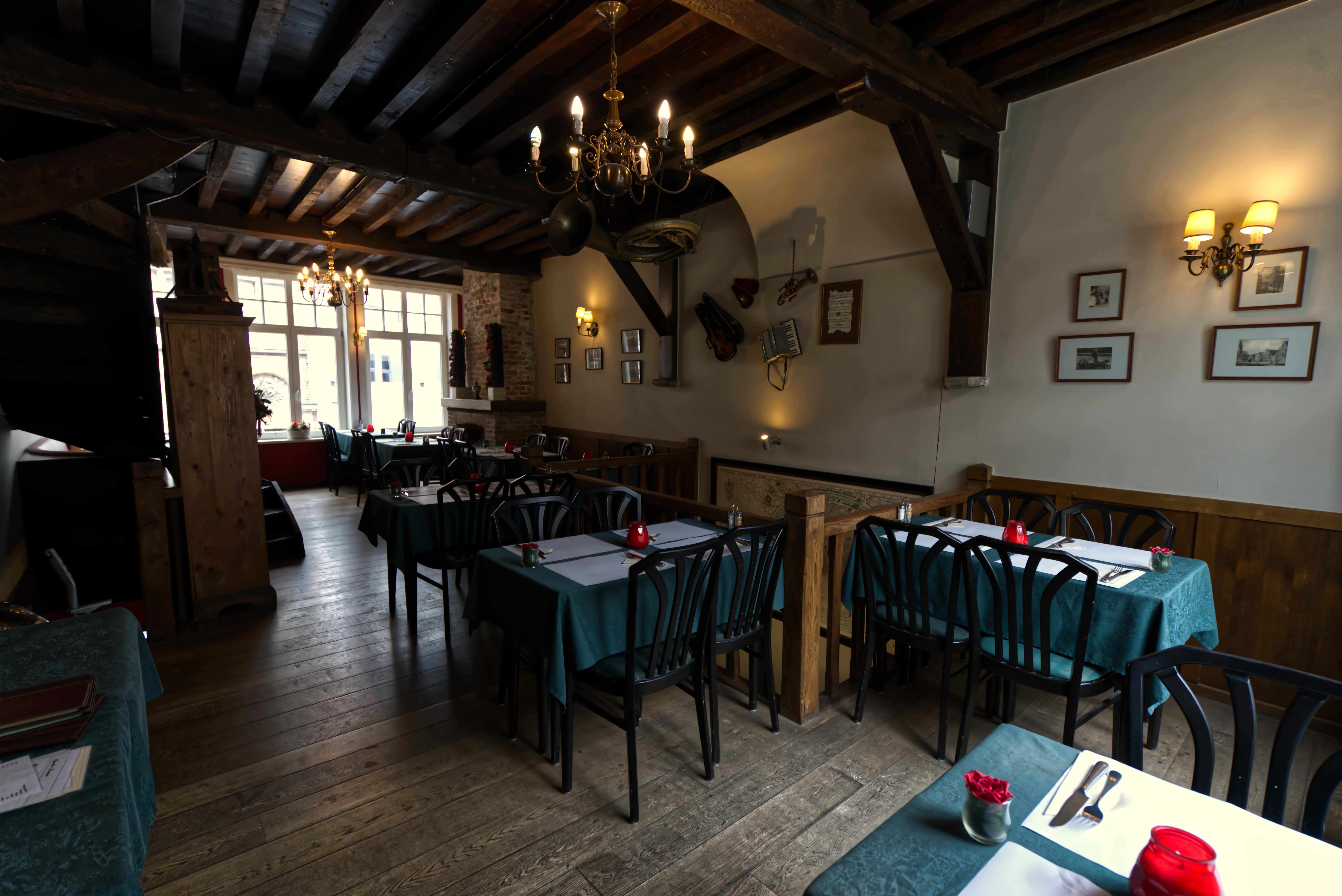 Restaurant interior view 1